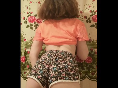 ❤️ سیکسی نوجوان بیب کیمرے پر اپنی شارٹس اتار رہی ہے۔ پر ur.verhentai.ru ️❤